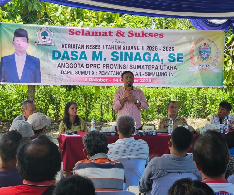 Dasa M Sinaga saat menyampaikan apresiasi atas aspirasi yang disampaikan masyarakat Huta Janji Matoguh, Nagori Laras II, Kecamatan Siantar, Kabupaten Simalungun